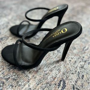 Open toe heels, very classy